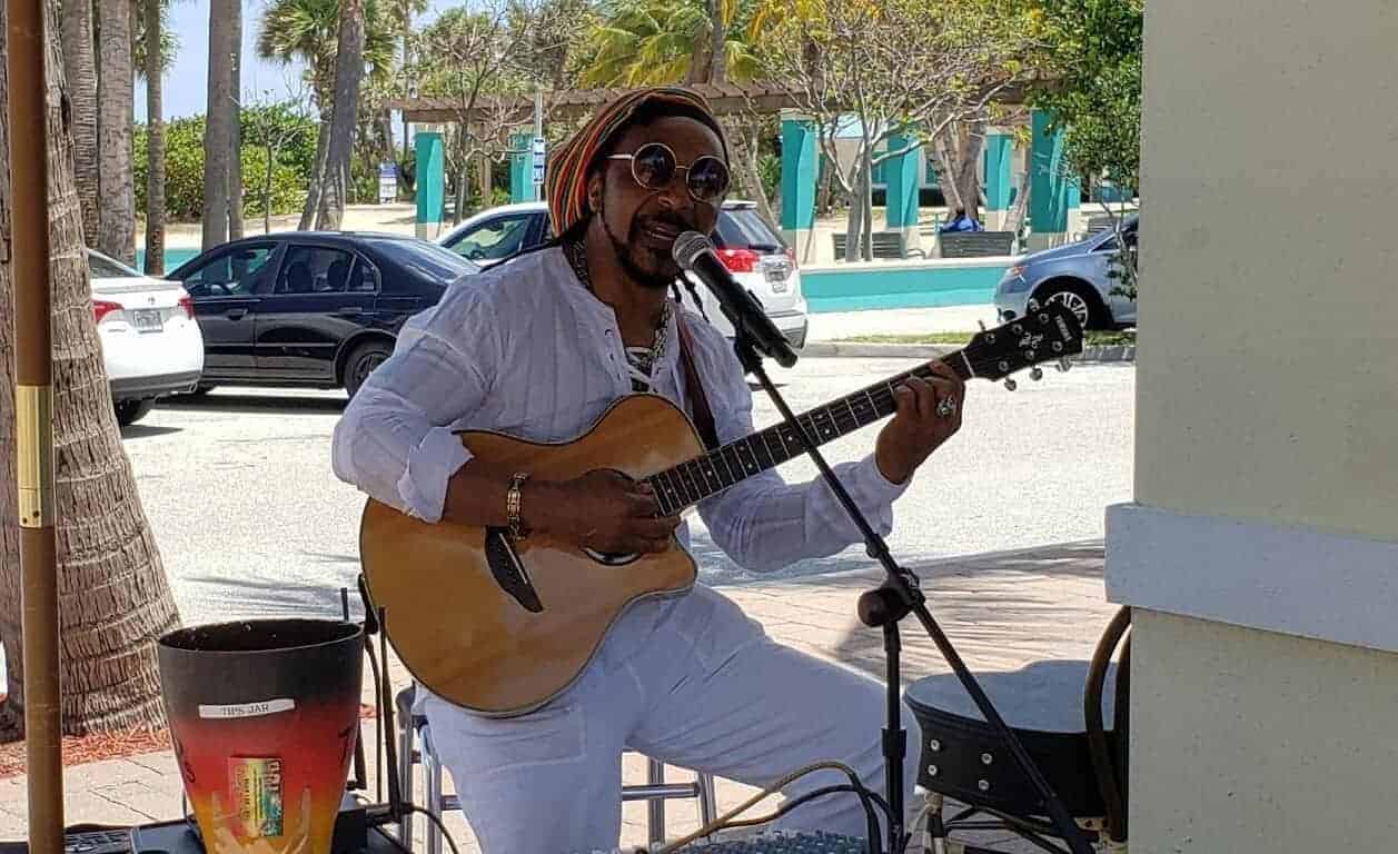 Clement Aubrey and the Fulavibes Band at Guanabanas