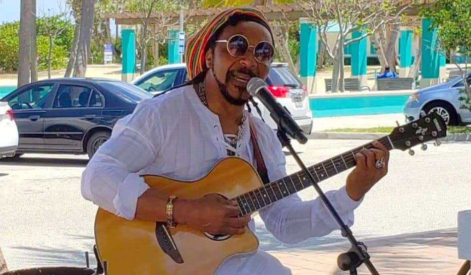 Clement Aubrey and the Fulavibes Band at Guanabanas