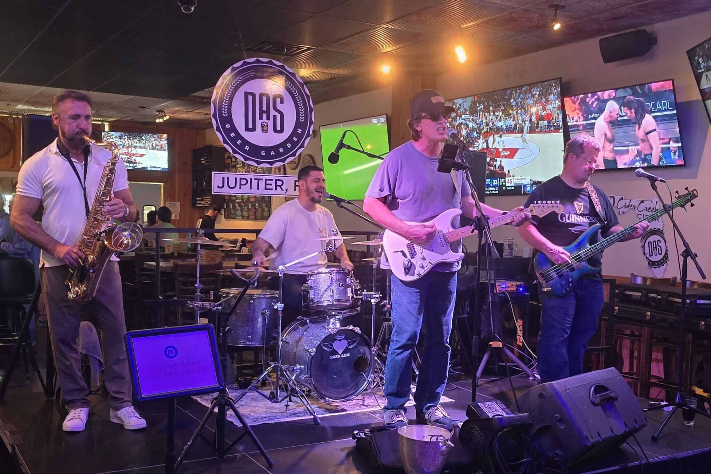 The Holidazed Duo at Tiki 52